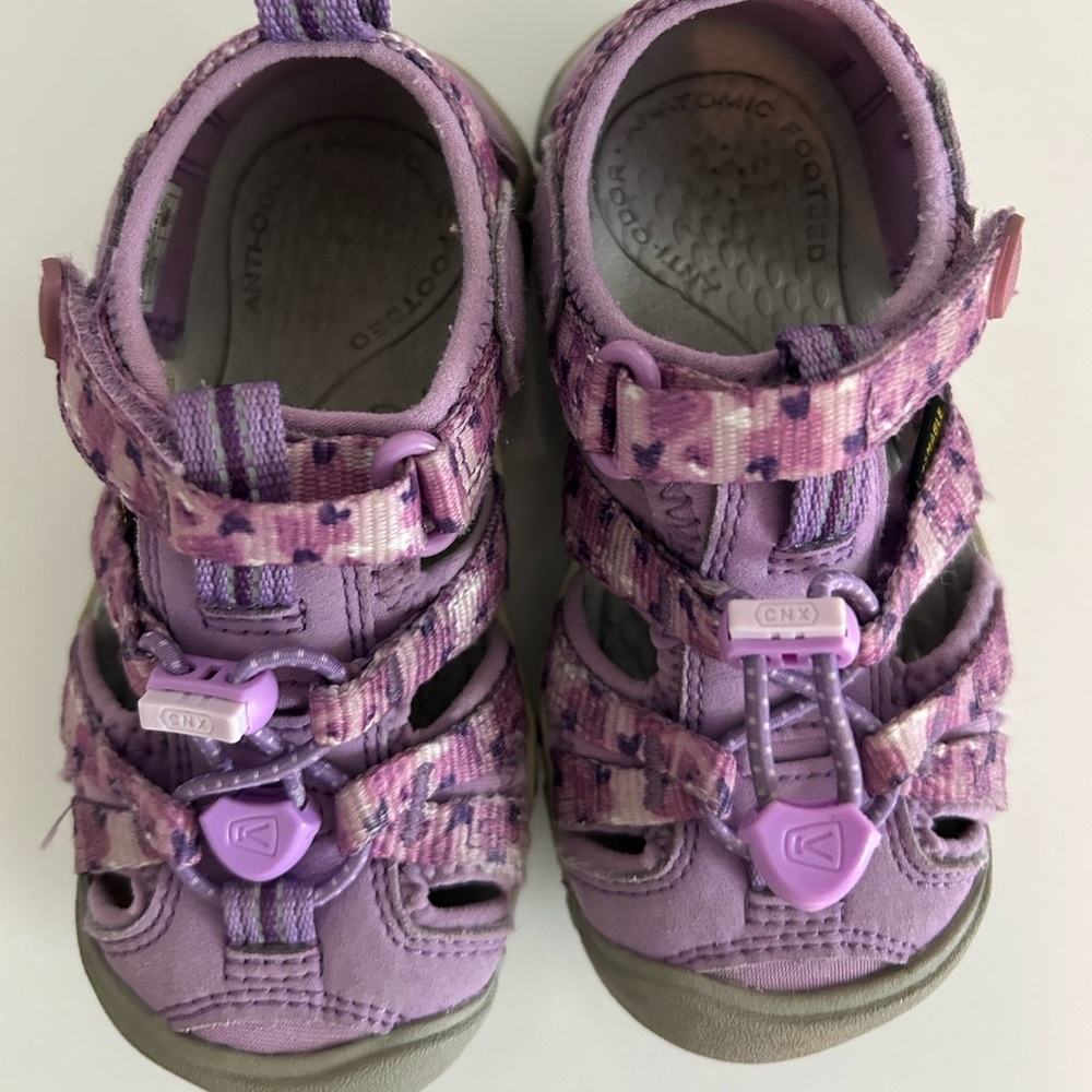Toddler keen water shoe sandal 9 purple gently used guc